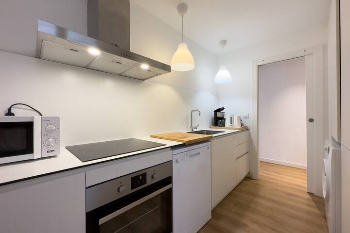 Big 4 bedroom flat plus 2 bathroom in Sants gallery image 2