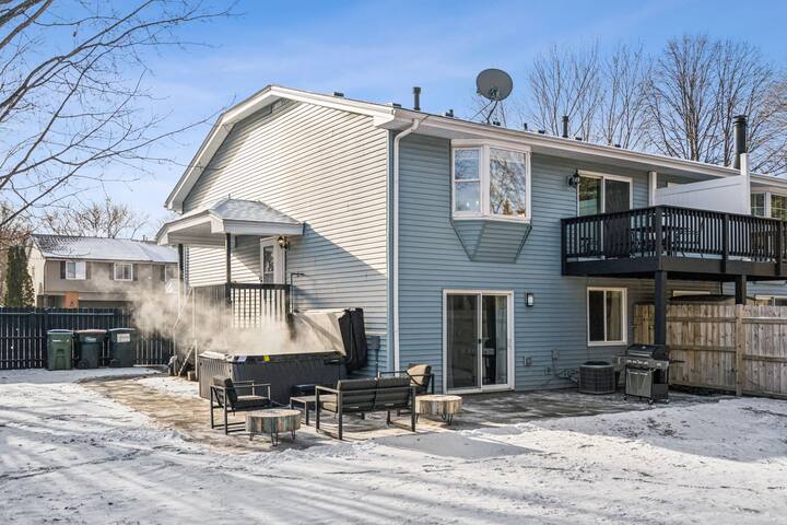 Champions’ NSC Retreat HotTub Grill FirePit Fenced gallery image 2