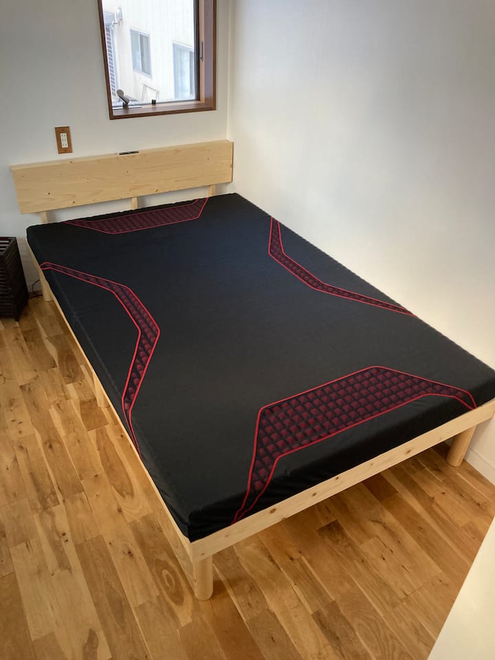 Ანა საერთაშორისო პირველი კლასის შვილად აყვანის მოდელის ლეიბი