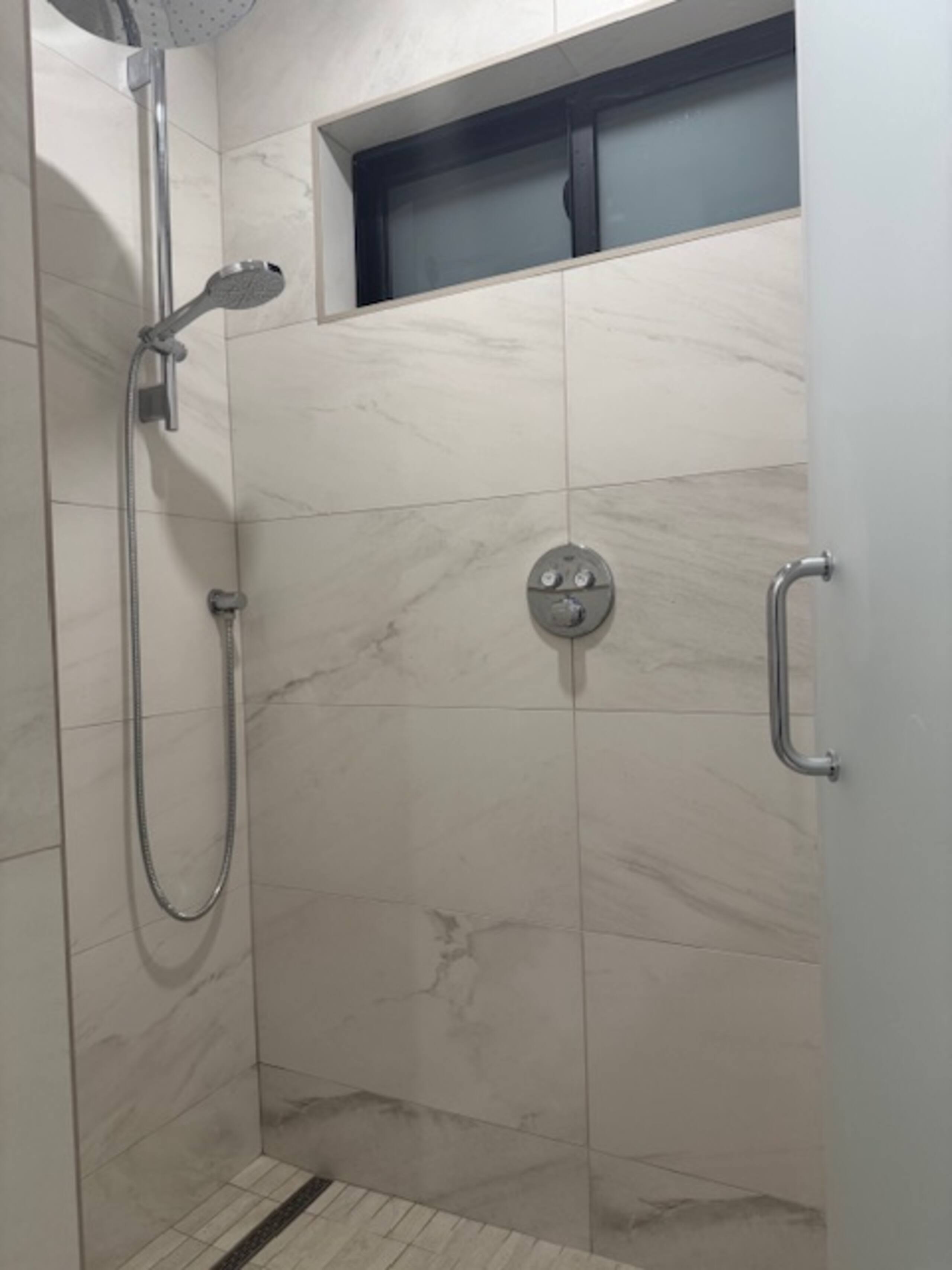 Home in South San Francisco · ★5.0 · 3 bedrooms · 4 beds · 1 private bath - Image 15