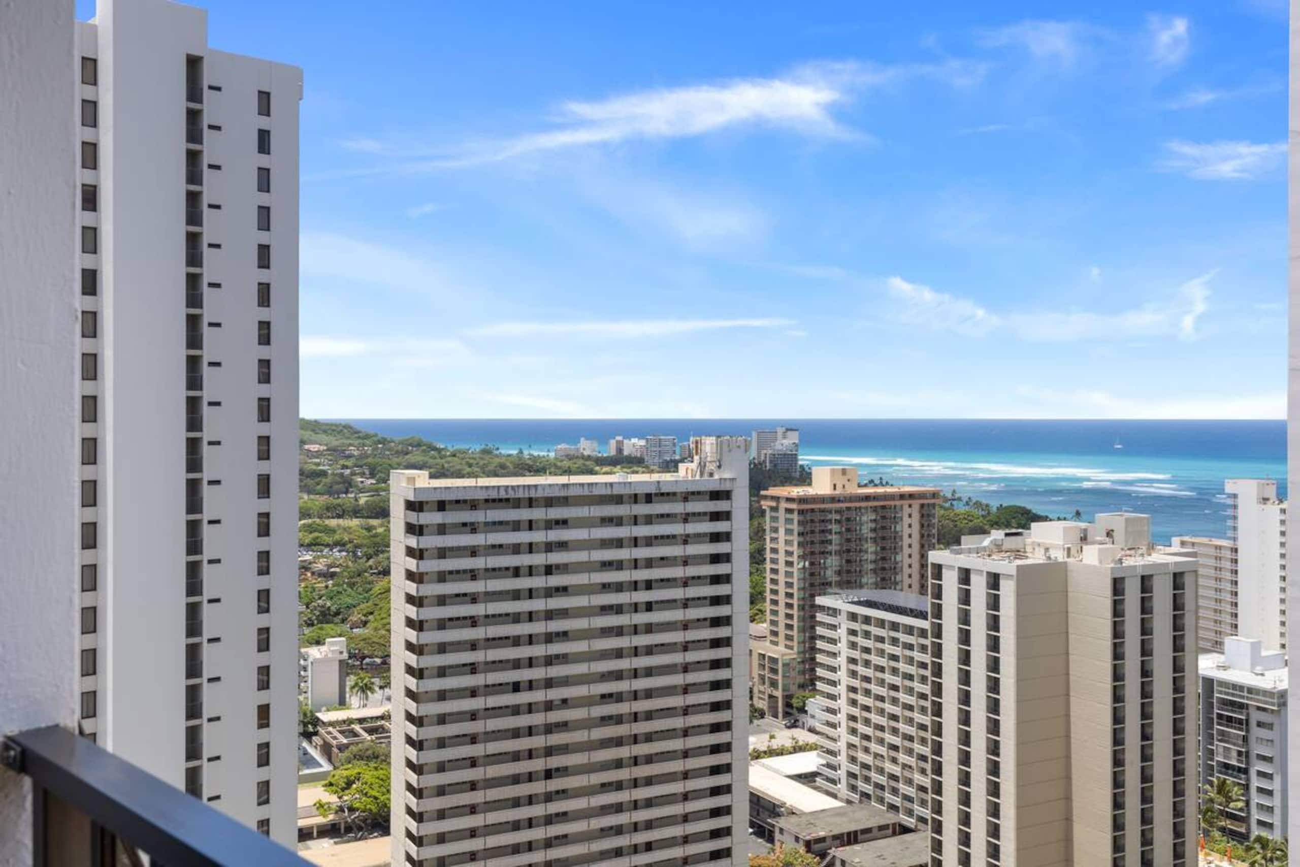 30FL-Upscale Chic Ocean View 1BR w/Free Parking! - Image 41