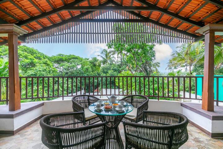 Outdoor Sitting Area