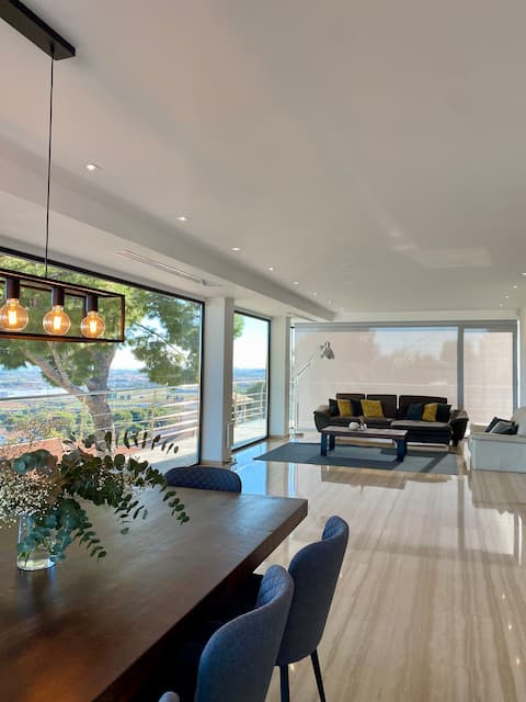 Popular Airbnb listing: -Valencia- Luxurious Villa with Ocean View in Sagunt / Sagunto