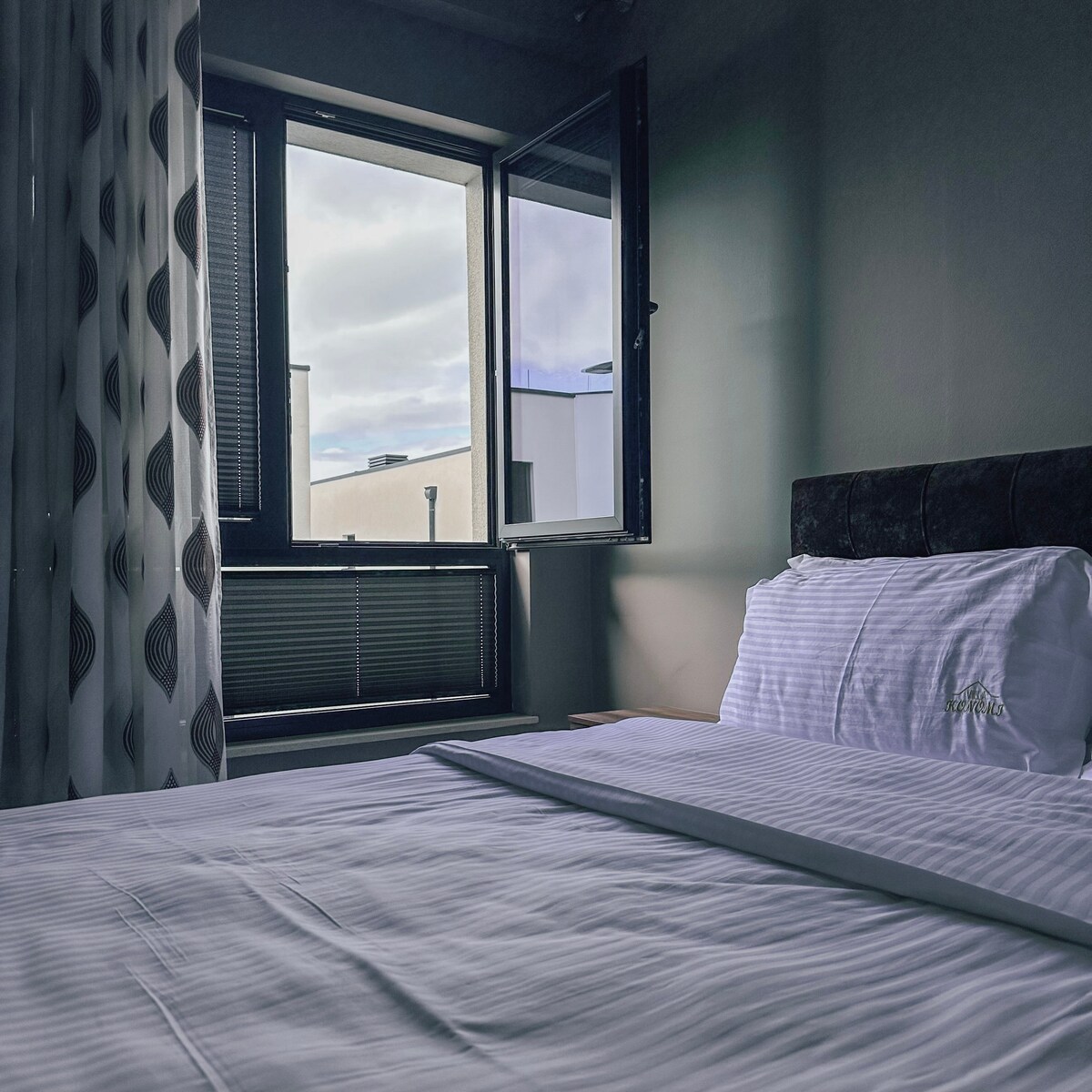 Listing 1310699444289175598