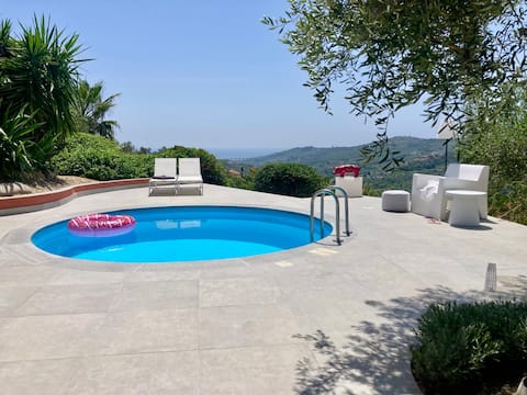 Modern villa with pool and sea view