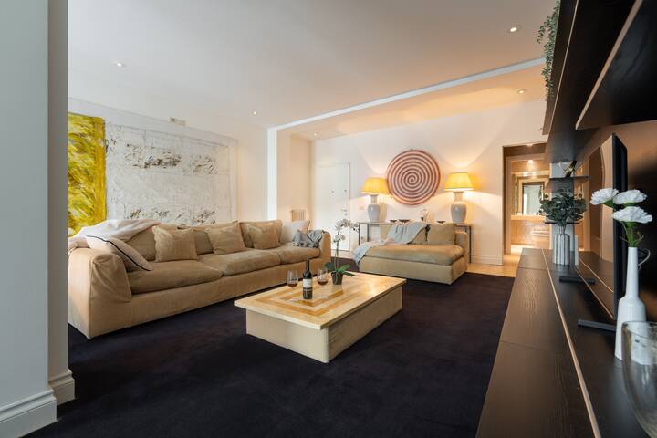 Luxury Apartment with Parking and Fitness Area gallery image 2