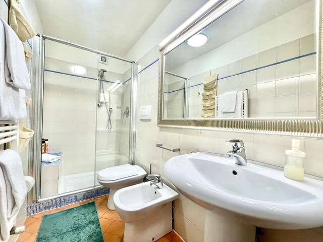 Red house blues gallery image 3