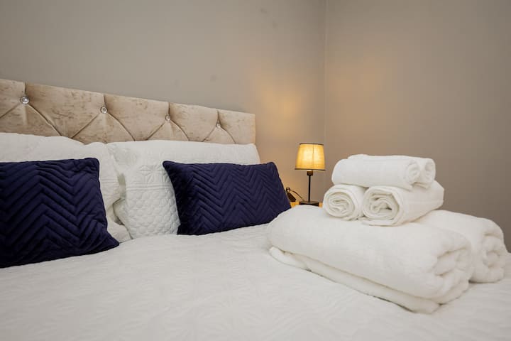 Совршено за пријателите или семејството — втора спална соба со удобност со хотелски квалитет.