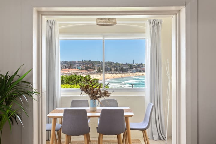 Stylish Bondi Icebergs Ocean View Garden Apartment