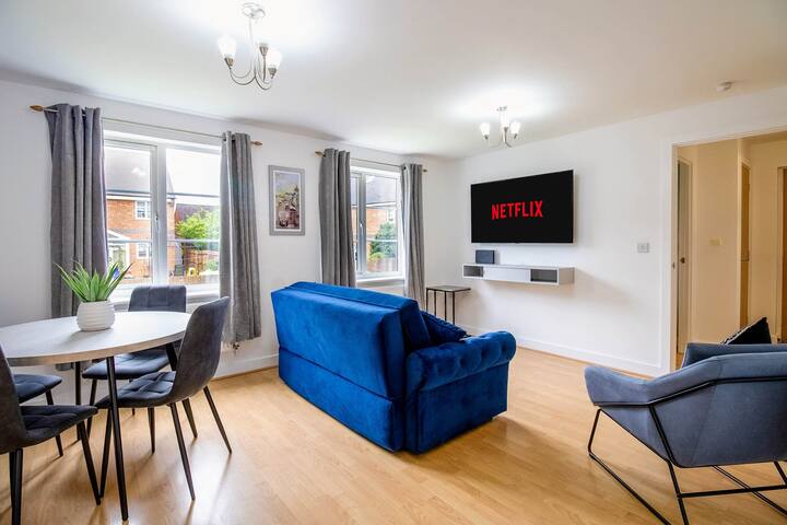 Charming 2 Bed 2 Bath Flat - Free Parking & Skytv - Northampton, UK