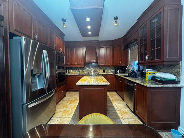 Le Desenclaves – An Elegant Retreat in Montreal gallery image 4