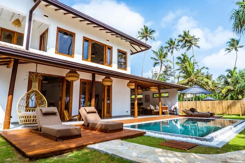 Aliya Villa - Madiha Beachfront