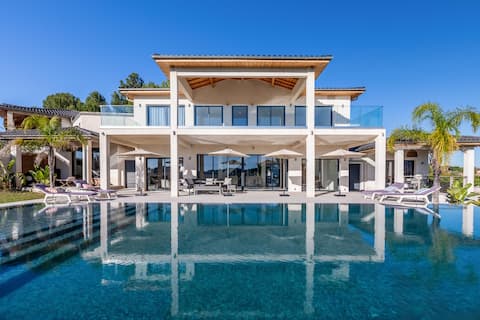 Luxury Villa SCL - Heated Mirror Pool - Jacuzzi