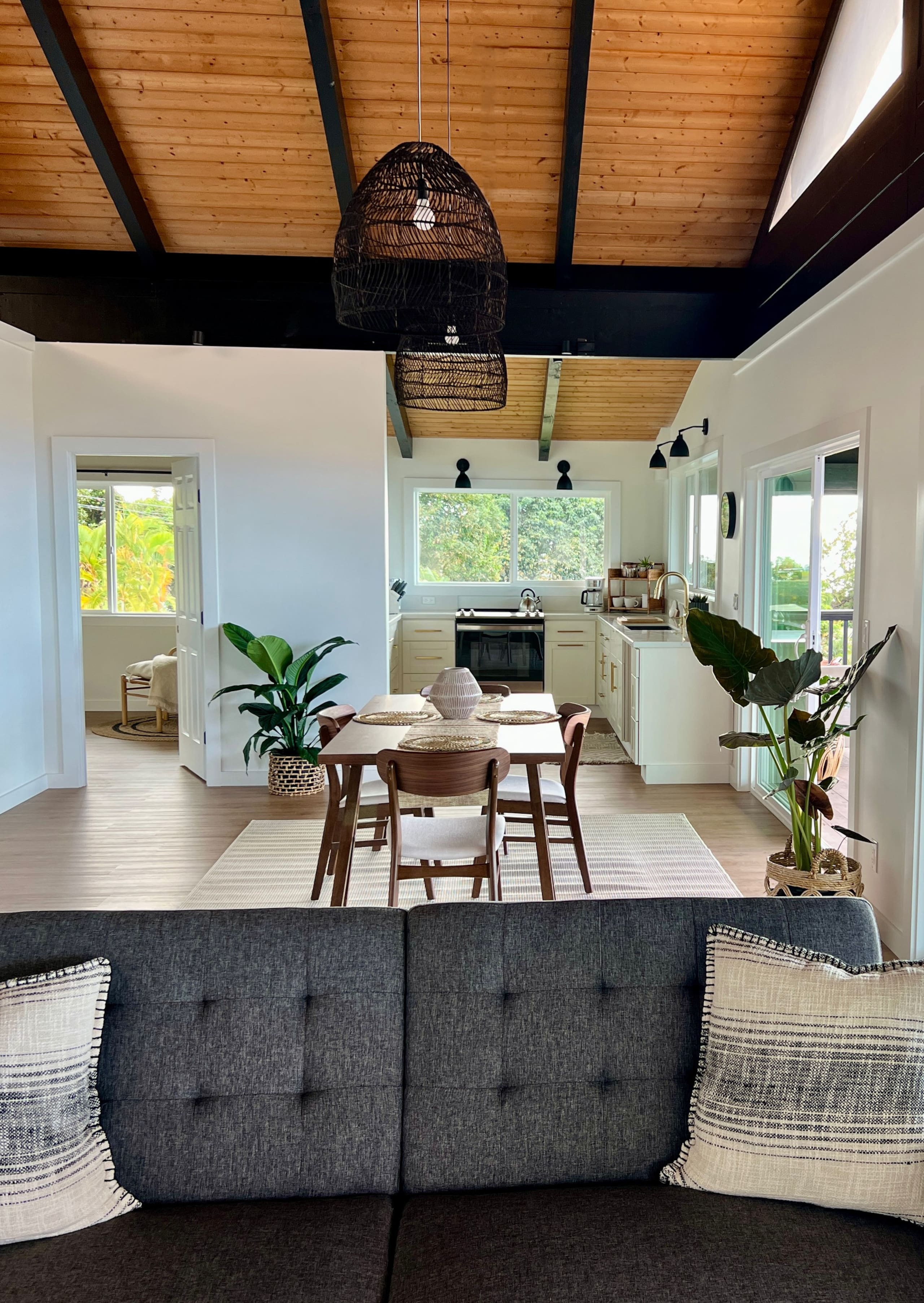 Home in Kailua-Kona · ★4.88 · 2 bedrooms · 3 beds · 2 baths - Image 3