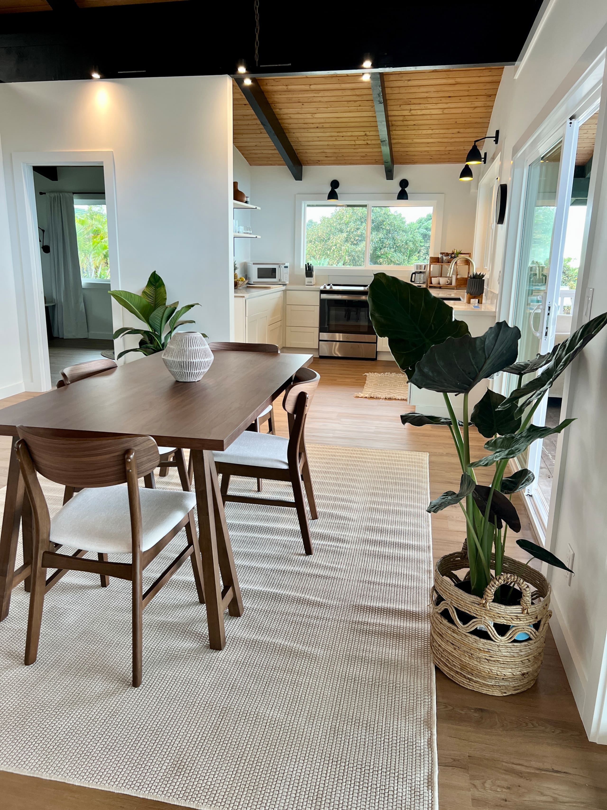 Home in Kailua-Kona · ★4.88 · 2 bedrooms · 3 beds · 2 baths - Image 18