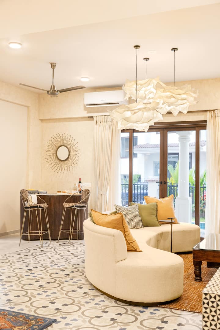 Living room image 8