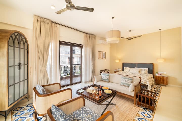 חדר שינה 2 
חדר שינה מרווח 2 עם פינת ישיבה מפוארת ומרפסת פרטית