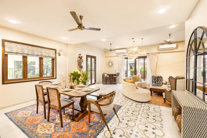 Sophisticated Dining & Living Space