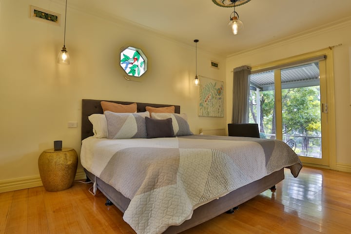 ห้องเตียงใหญ่ 
คิงส์ไซส์ 