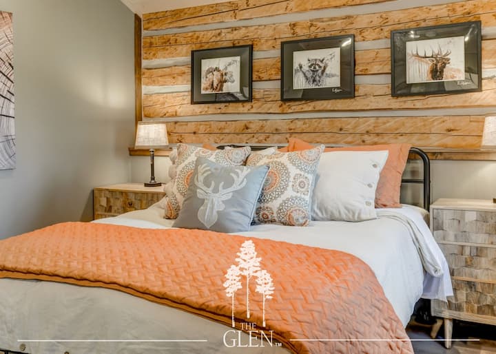 ASPEN HOUSE QUEEN BED