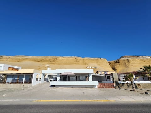 Family home with large terrace, 4 bedrooms, 2 bathrooms