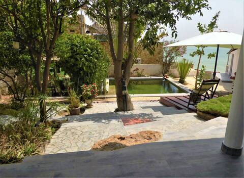 Villa joko: Eco Pool, Beachfront