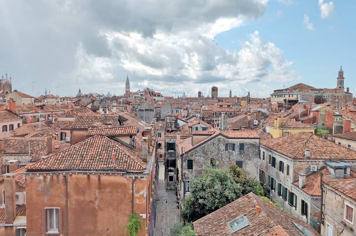 Venice Center: 4 Bedrooms 3 Bathrooms – Best View gallery image 2