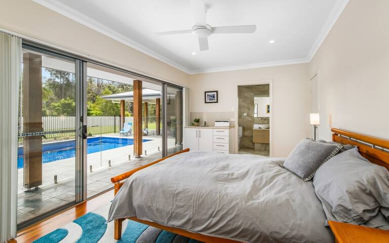 Lakeside Lodge gallery image 5