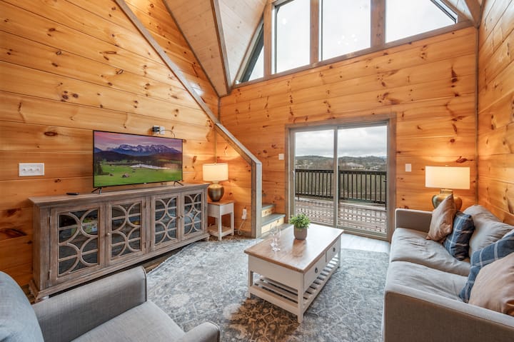 Blue Ridge Bliss Luxury Cabin With Indoor Pool - Sevierville