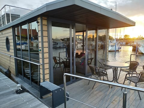 Houseboat Fjord Capella Solar Boat