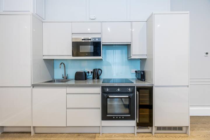 Two-Bedroom Deluxe Apartment gallery image 5