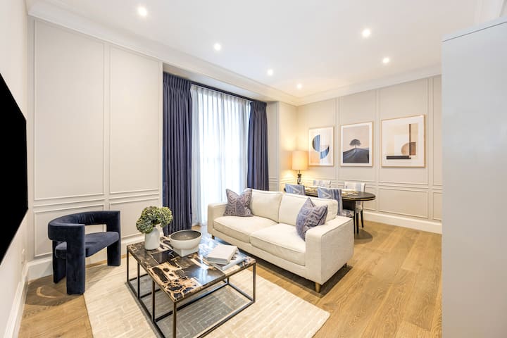 Two-Bedroom Deluxe Apartment