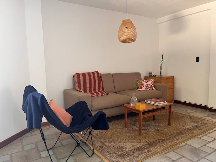Casita Cómoda En Calle Tranquila - Caracas