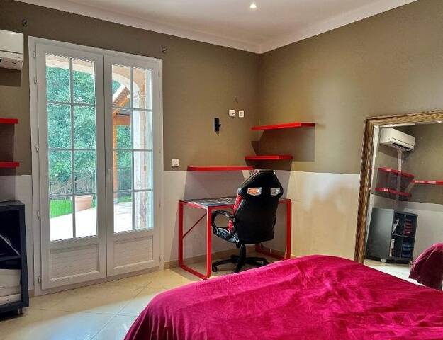 La Nouvelle Conciergerie managed Airbnb listing 2