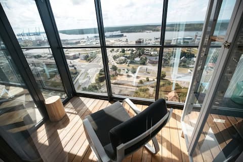 Sea view 24th floor apartment