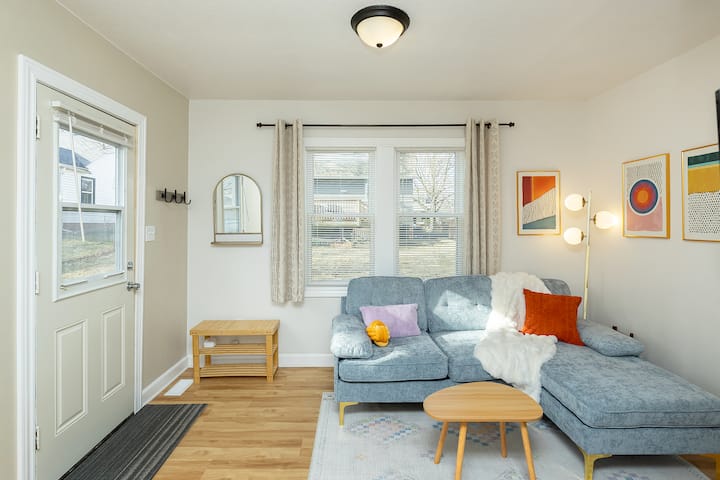 Happy Happy Guest House 1bd/1ba - デモイン, IA