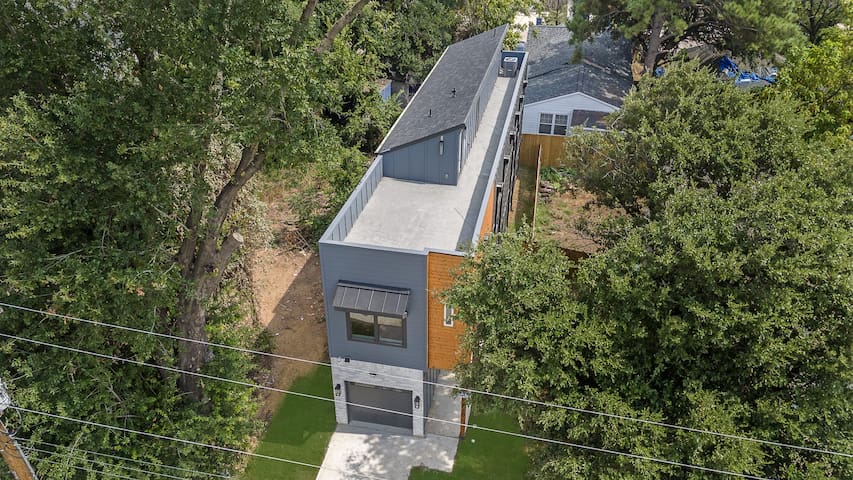 Stunning Rooftop Oasis
