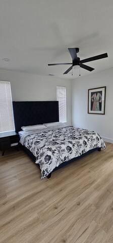 Stunning Rooftop Oasis gallery image 4