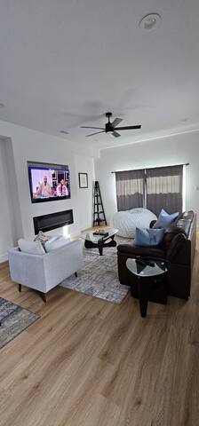 Stunning Rooftop Oasis gallery image 2