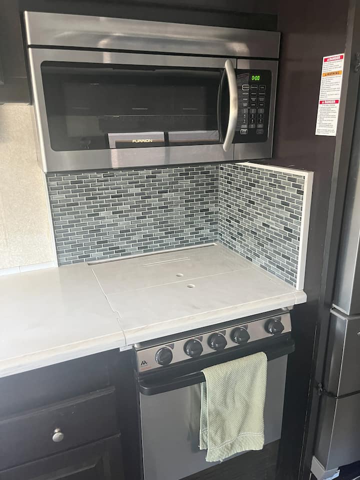 Luxurious 38' Georgetown XL RV - Campers/RVs for Rent in Peoria