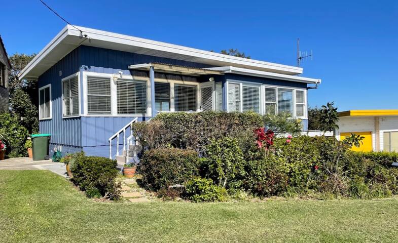 Beachfront Bungalow gallery image 3