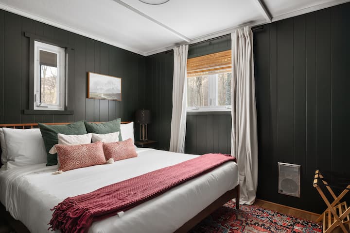 Kingsize-dobbeltseng med Helix-madras og sengetøj af hotelkvalitet