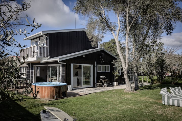 4 Bedroom Family Home. Pizza Oven + Huge Backyard - Mangawhai