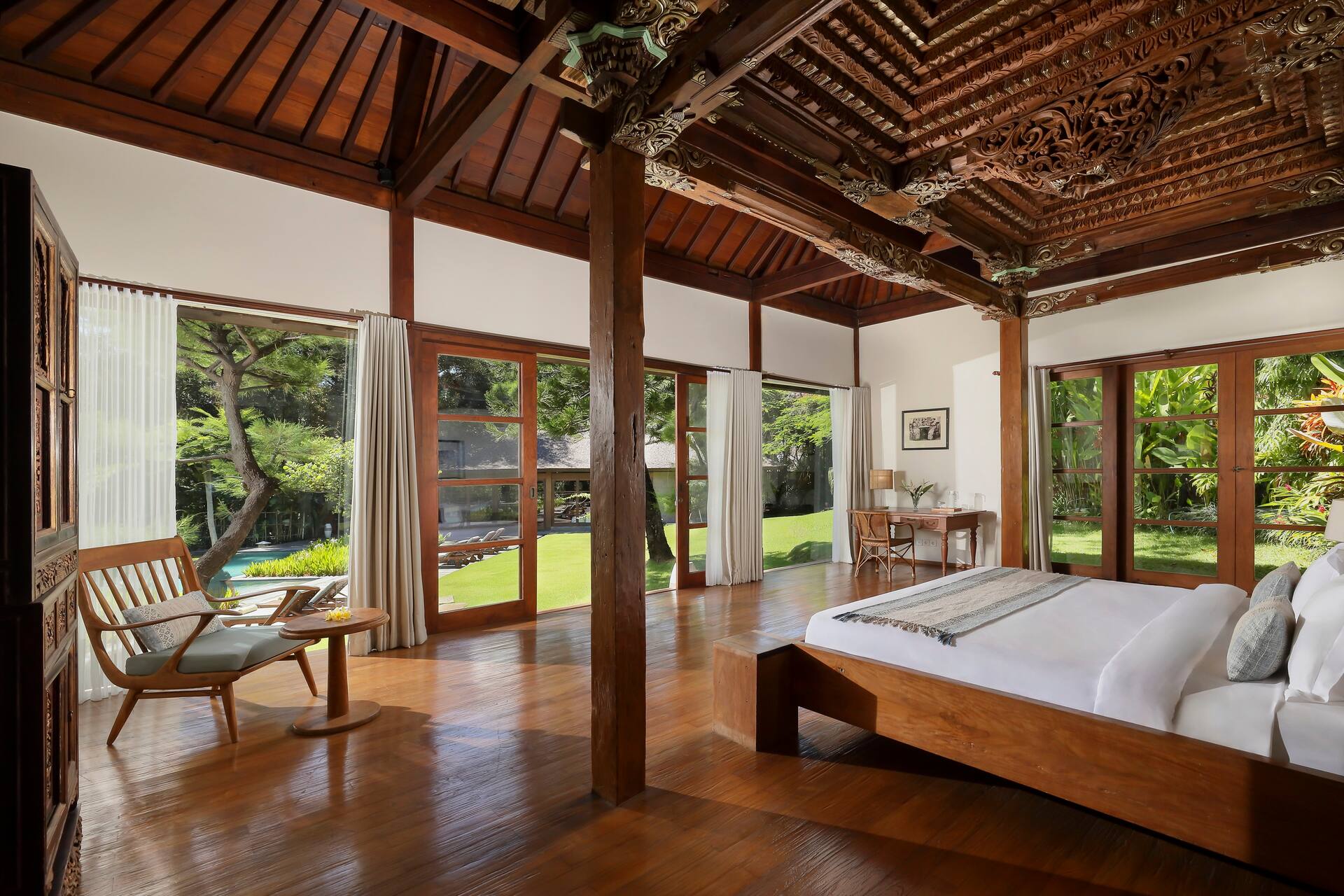 Rustic Wooden Estate 6 Bedroom Private Villa in Kerobokan 3