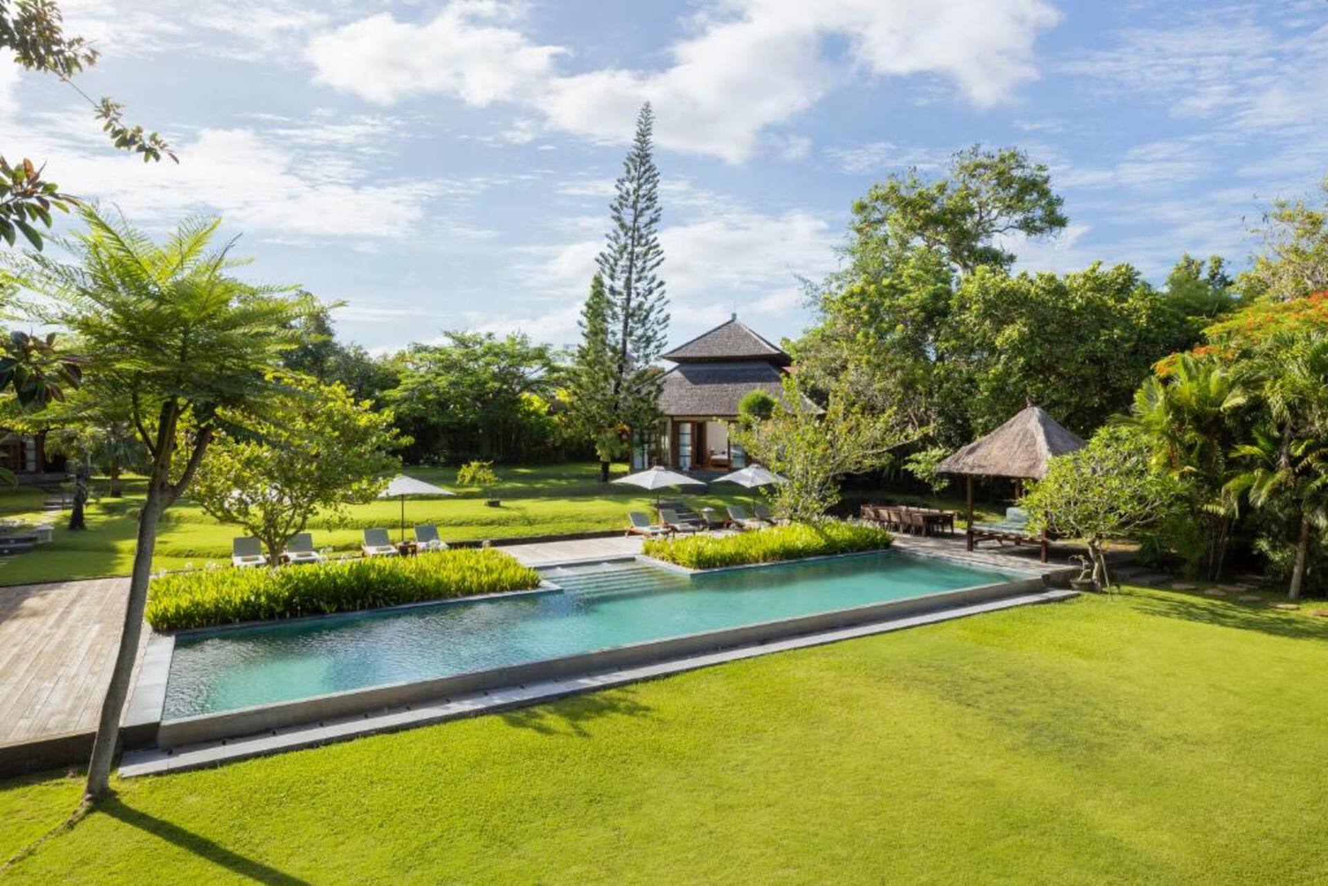 Rustic Wooden Estate 6 Bedroom Private Villa in Kerobokan 2