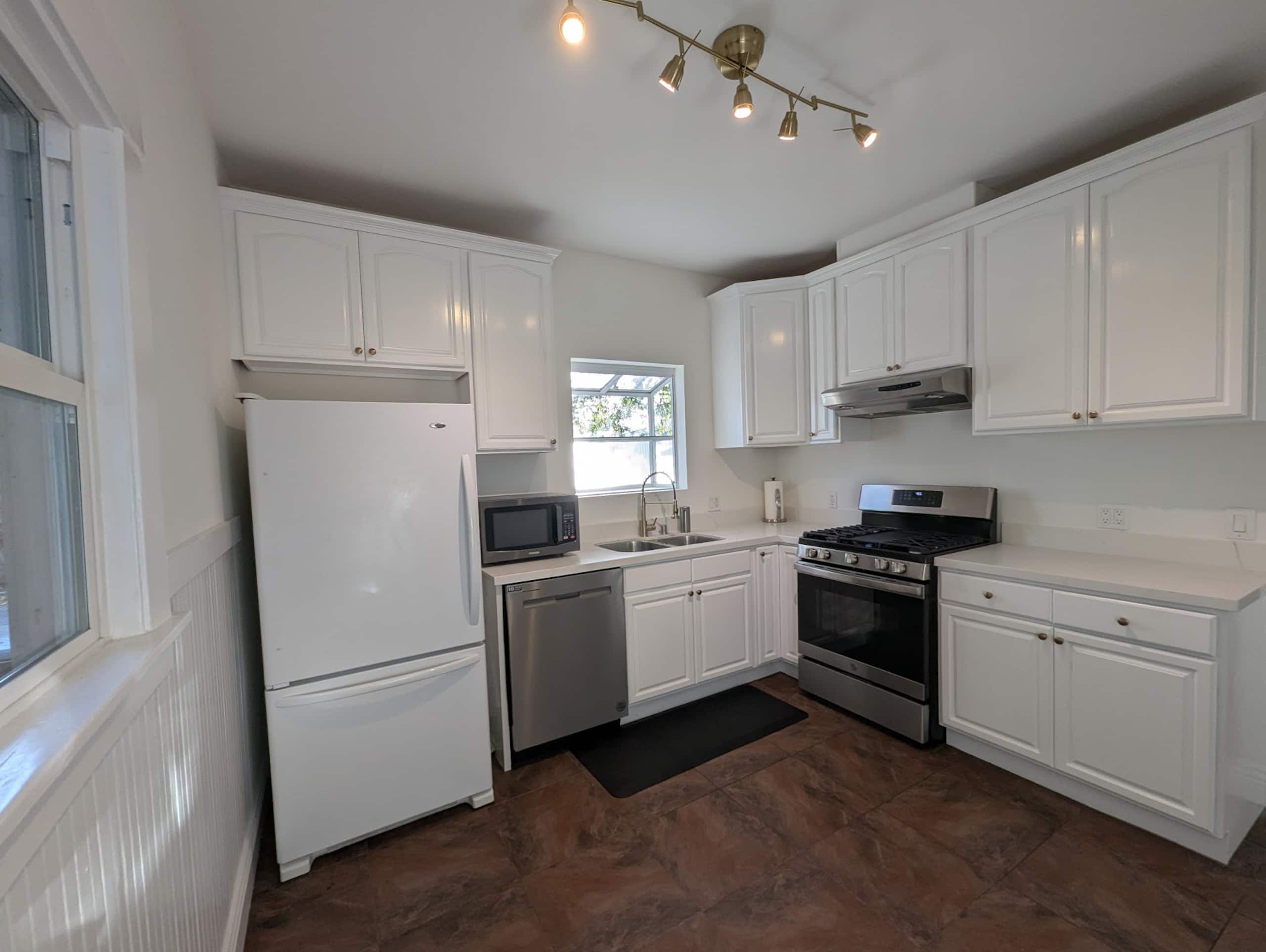 Charming 2BR Between Rockridge & Temescal - Photo 6