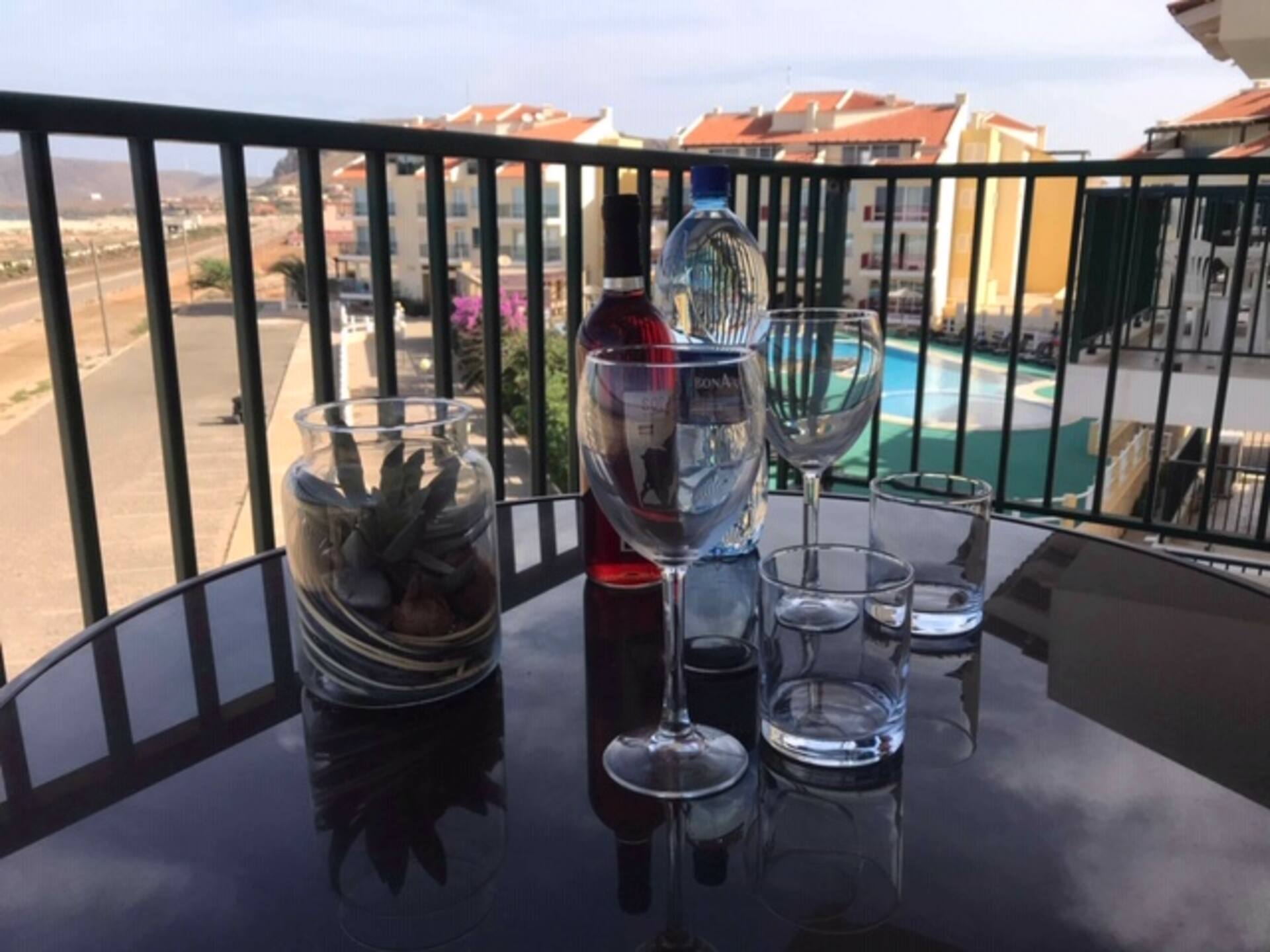 2 Bed Apt/Pool & Sea Views/Wi-Fi