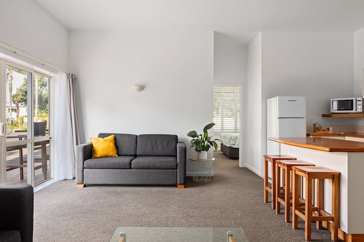 Two Bedroom Queen - Gisborne