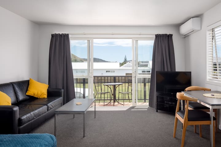 Compact 1 Bedroom Balcony - Gisborne