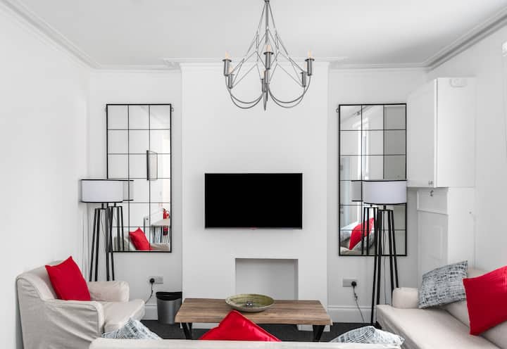 Character Filled 4 Bed Apartment In Foody Hotspot. - Bristol